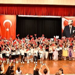 Malkara Belediye Akademisi, yıl boyunca başarılarla dolu bir dönemi muhteşem bir yıl sonu programıyla taçlandırdı