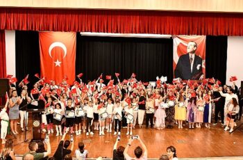 Malkara Belediye Akademisi, yıl boyunca başarılarla dolu bir dönemi muhteşem bir yıl sonu programıyla taçlandırdı