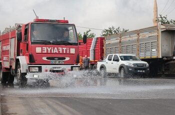 Nevşehir Belediyesi ekipleri, hafta sonu Yeni Sanayi Sitesi ve Lale Sanayi Sitesi’nde bayram öncesi detaylı temizlik, bakım ve onarım çalışması gerçekleştirdi