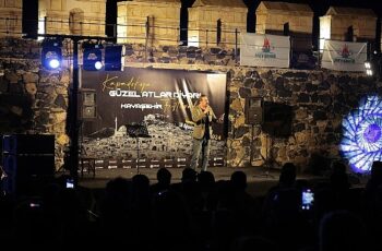 Nevşehir Belediyesi Kültür ve Sosyal İşler Müdürlüğü tarafından düzenlenen Kayaşehir Açık Hava Konserleri devam ediyor