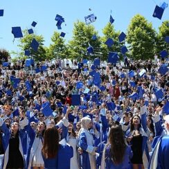 Okan’da mezuniyet sevinci