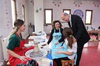 Selçuklu Belediyesi bünyesinde faaliyetlerini sürdüren Selçuklu Sanat, Eğitim, Teknoloji ve Atölye Programları (SETAP)  eğitim faaliyetleriyle örnek oldu