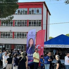 Yüz binlerce adayın büyük umutlarla hazırlandığı ve üniversite tercihlerini belirleyecek olan Yükseköğretim Kurumları Sınavı (YKS) başladı