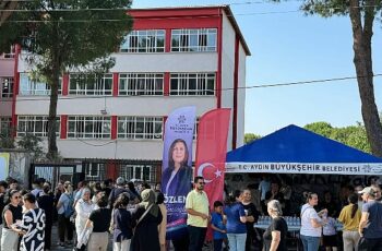 Yüz binlerce adayın büyük umutlarla hazırlandığı ve üniversite tercihlerini belirleyecek olan Yükseköğretim Kurumları Sınavı (YKS) başladı