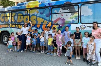 Avcılar Belediyesi’nden Çocuk Dostu Mobil Oyun Aracı