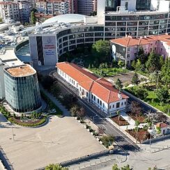 “Ayakta Fizik Tedavi ve Geleneksel ve Tamamlayıcı Tıp Merkezi” (GETAT) olarak hizmet verecek olan Tarihi Hemşirelik Binası’nın açılışı gerçekleştirilecek