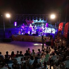 Aydın Büyükşehir Belediyesi, “Yaz Konserleri” etkinlikleri kapsamında bu kez Germencik Belediye Parkı’nda muhteşem bir konser gerçekleştirdi