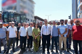 Bornova Belediyesi düzgün yollar için durmadan çalışıyor