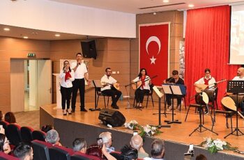 Çiğli Belediyesi Bağlama Kursiyerlerinden Eşsiz Konser