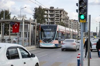 Çiğli ve Karşıyaka tramvay hatlarında aktarmasız ulaşım kolaylığı başlıyor