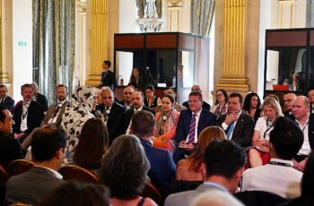 Ekrem İmamoğlu, Paris Belediye Başkanı Anne Hidalgo’nun ev sahipliğinde düzenlenen Ekolojik Geçiş için Belediye Başkanları Zirvesi’nde konuştu