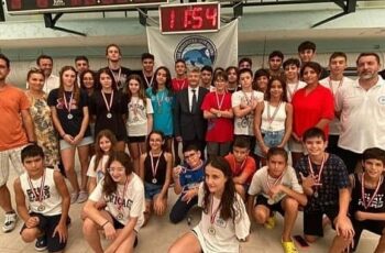 EÜ Spor Kulübü, yüzme sporuna genç yetenekler kazandırıyor