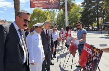 Gölcük’te 15 Temmuz Şehitleri Anma, Demokrasi ve Milli Birlik Günü törenleri, Şehitler Mezarlığı’nda şehitlerin kabirleri başında edilen dualar ile başladı