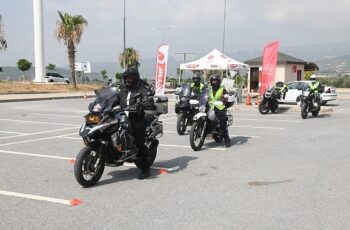 İleri sürüş motosiklet eğitimleri Yenişehir Belediyesinin destekleriyle veriliyor