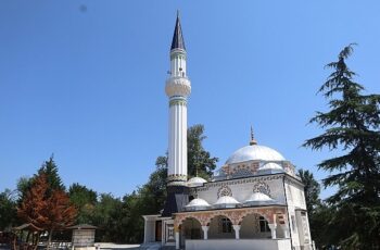 İzmit Kaynarca Camii ibadete açıldı