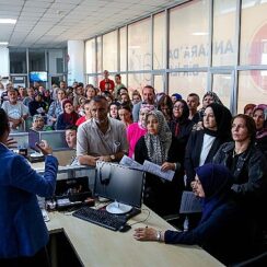 Keçiören Belediyesi bünyesinde faaliyet gösteren Kariyer Ofisi, iş arayanlar ve işverenleri bir araya getirerek istihdama katkı sağlamaya devam ediyor