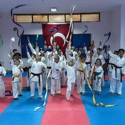 Kemer Belediyesi Karate Takımı kuşak atladı