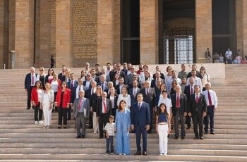 Onur Yiğit ve CHP Balçova Örgütü Anıtkabir’de