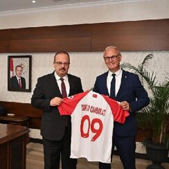 THF Başkanı Kılıç Aydın’da: “Hentbolu Türkiye’de geliştirmeye devam edeceğiz”