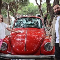 Baba Beni Güldürsene filminde kahkaha, aksiyon ve sevgi bir arada