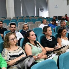 Bornova’da muhtarlara Kent Konseyi semineri