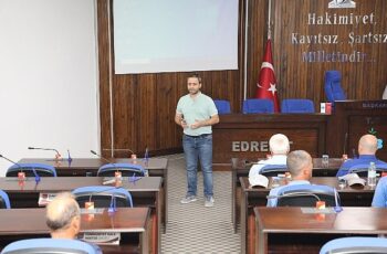 Edremit Belediyesi’nde hizmet içi eğitim programları sürüyor