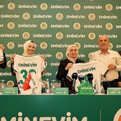 Eminevim Alanyaspor’un forma sırt sponsoru oldu