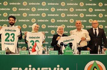 Eminevim Alanyaspor’un forma sırt sponsoru oldu