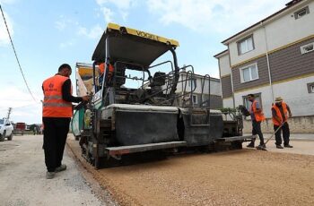 Ertuğrulgazi Mahallesinde Tretuvar Ve Yol Kaplama Çalışmaları Sürüyor