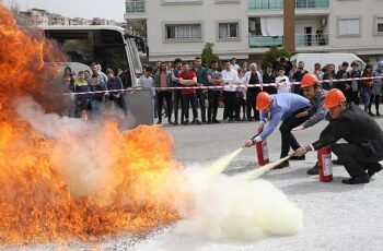 Hedef, afetlere dirençli Karşıyaka