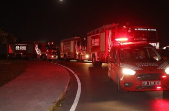 İstanbul İtfaiyesi, Çanakkale ve İzmir Yangınlarına Müdahaleye Destek Verdi