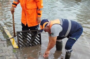 İstanbul’da sabah saatlerinden itibaren yağış etkili oldu. Gök gürültü sağanak yağış bazı noktalarda 26 kilogram yağışa yol açtı