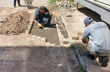 Kahramankazan Belediyesi Fen İşleri Müdürlüğü ekipleri, ilçe genelindeki kapsamlı bakım çalışmalarını yürütmeye devam ediyor.