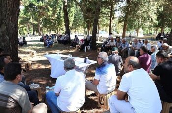 Kandıra Belediyesi Deprem Şehitlerimizi Unutmadı