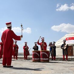 Konya Büyükşehir Malazgirt Zaferi’nin 953. Yıl Dönümü Coşkusuna Eşlik Ediyor