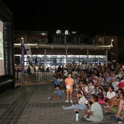 Küçükçekmece’de Açık Hava Sinema Günlerine Yoğun İlgi