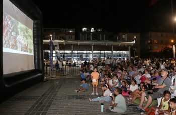 Küçükçekmece’de Açık Hava Sinema Günlerine Yoğun İlgi