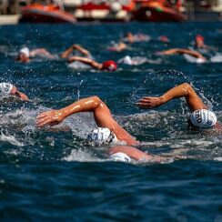 Memorial, 36. Samsung Boğaziçi Kıtalararası Yüzme Yarışı’nda Sporcuların Yanında