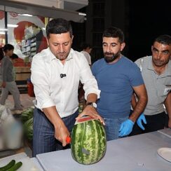 Nevşehir Belediye Başkanı Rasim Arı, Cevher Dudayev Mahallesi’nde vatandaşlarla bir araya geldi.