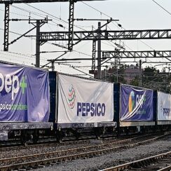 PepsiCo, Türkiye’de elektrikli tren ile hızlı tüketim sektöründe gıda taşımacılığı gerçekleştiren ilk şirket oldu