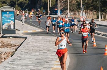 Sedoxy Sports Events organizasyonuyla gerçekleşecek olan Uluslararası Ayvalık Kurtuluş Yarı Maratonu, 14 Eylül Cumartesi günü yerli ve yabancı 1000 sporcunun katılımıyla koşulacak.