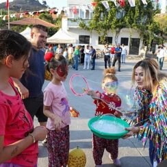 Yangın yerinde umutlar yeniden yeşeriyor