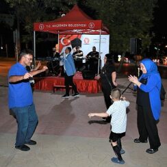 Yaza Merhaba Konserleri Eğlendiriyor