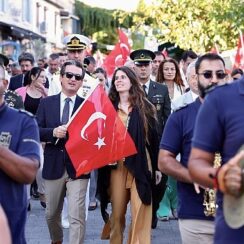 Alaçatı’nın Kurtuluşu’nun 102. Yılı Coşkuyla Kutlandı!