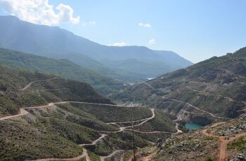 Alanya Dim grup yolunda asfalt hazırlığı