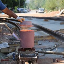 Alikahya Tramvay Hattı’nda raylar döşeniyor