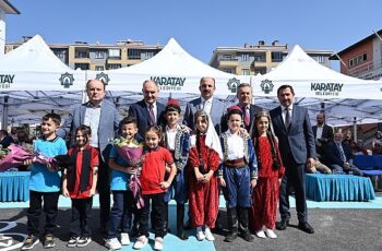 Başkan Altay Yeni Eğitim-Öğretim Yılının İlk Gününde Öğrencilerin Heyecanına Ortak Oldu