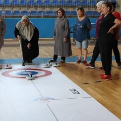 Büyükşehir sporla hayata bağlıyor