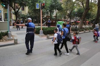 Büyükşehir Zabıtası görevde okul önleri güvende