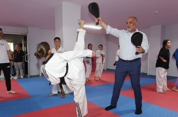 Canik Belediyesi Çocukları Sporla Buluşturuyor